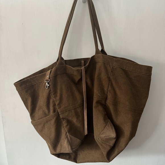 We The Free Handbags - We The Free People XL Canvas Tote Brown Outer Pockets - EUC